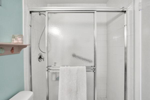 Rokest, 8390 Lagos De Campo Blvd #301, Tamarac, Florida 33321, image 2