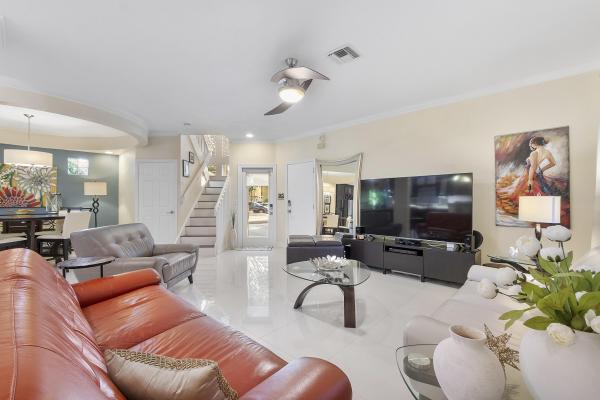 11377 Lakeview Dr #69-U, Coral Springs, Florida 33071, image 3