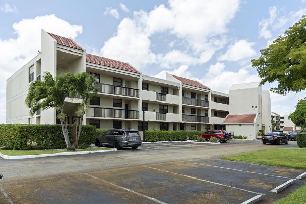 Lake Emerald, 112 Lake Emerald Dr #209, Oakland Park, Florida 33309, image 1