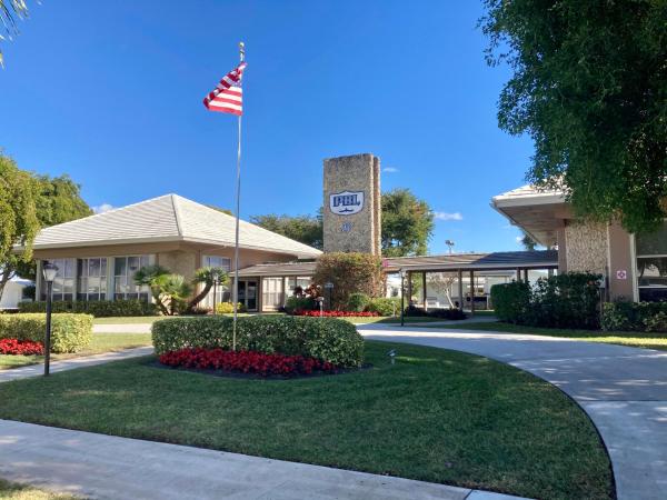 Palm Beach Leisureville, 133 NW 10th Ct, Boynton Beach, Florida 33426, image 1