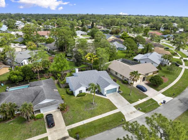 Sugar Pond Manor, 13504 Exotica Ln, Wellington, Florida 33414, image 3
