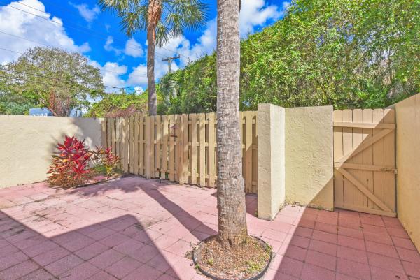 The Woodlet, 1400 NW 9th Ave #B-8, Boca Raton, Florida 33486, image 1