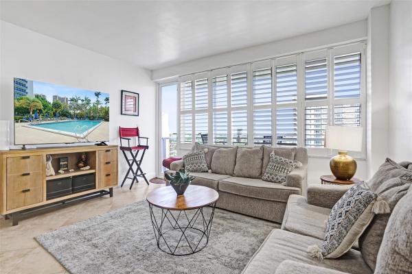 Coral Ridge Towers South, 3333 NE 34th St #1006, Fort Lauderdale, Florida 33308, image 1