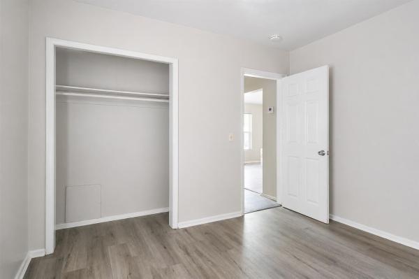 White Caps, 131 W 35th St #1, Riviera Beach, Florida 33404, image 3