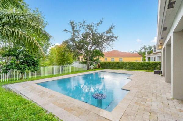 Bay Tree At Palm Beach Plantation, 9271 Madewood Ct, West Palm Beach, Florida 33411, image 2
