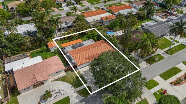 Gulfstream Estates, 1101 NE 4th Ct, Hallandale Beach, Florida 33009, image 1