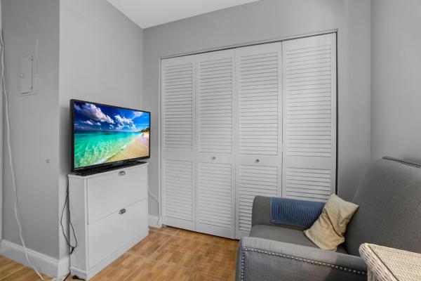 Four Sea Suns, 306 S Circle Dr #203, Boynton Beach, Florida 33435, image 1