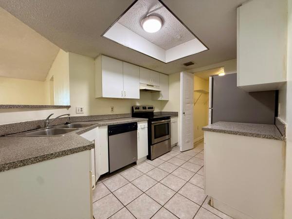 5065 Wiles Rd #204, Coconut Creek, Florida 33073, image 1