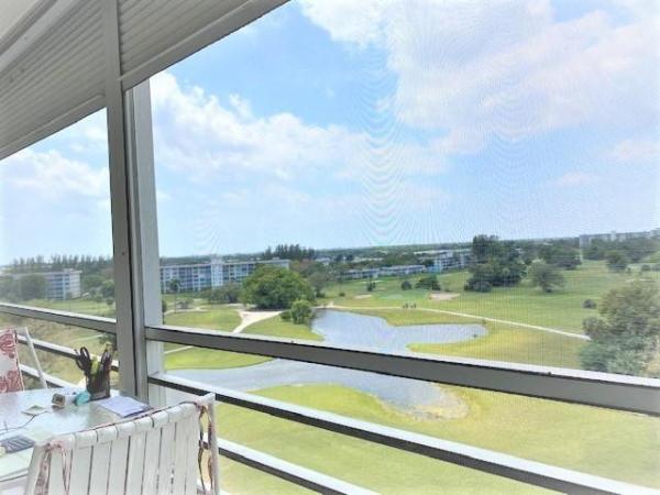 Palm-Aire Country Club 2, 2671 S Course Dr #910, Pompano Beach, Florida 33069, image 1