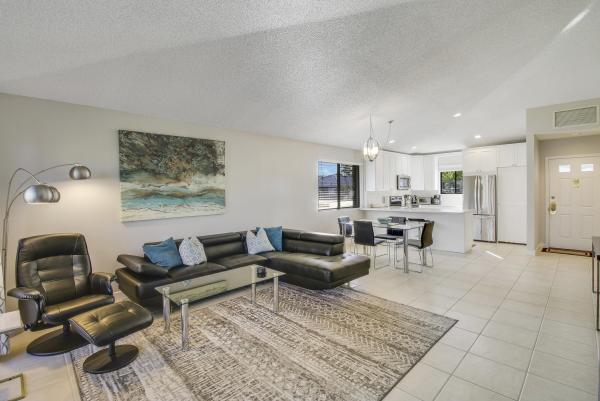 Club Cottages, 811 Club Dr, Palm Beach Gardens, Florida 33418, image 1