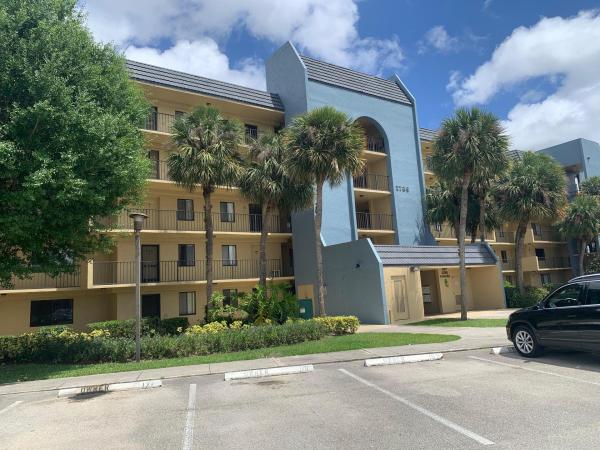 The Tennis Club Of Palm Beach, 2786 Tennis Club Dr #301, West Palm Beach, Florida 33417, image 2