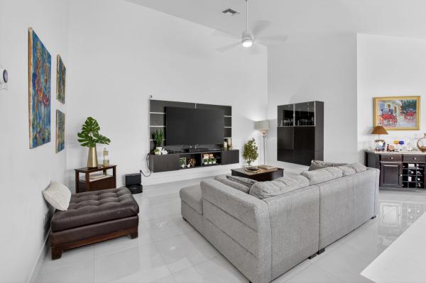 Palm Beach Bath & Tennis, 5501 Grande Palm Cir, Delray Beach, Florida 33484, image 1