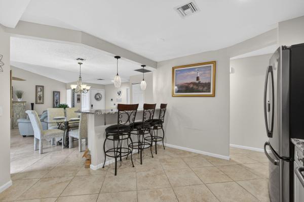 Lexington Green, 23 W Lexington Ln #B, Palm Beach Gardens, Florida 33418, image 3