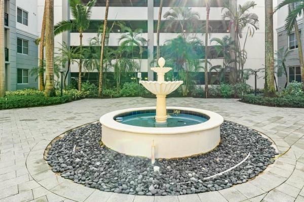 Vizcaya Lakes, 1690 Renaissance Commons Blvd #1125, Boynton Beach, Florida 33426, image 2