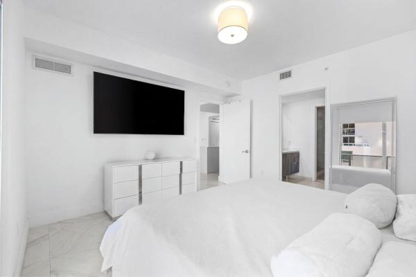 Aria On The Bay, 488 NE 18th St #905, Miami, Florida 33132, image 2