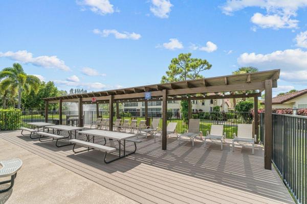 3362 Lucerne Park Dr, Greenacres, Florida 33467, image 2