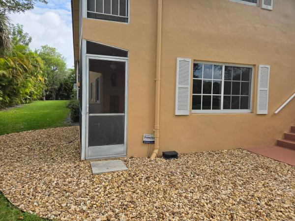 Manor Grove Village, 1951 NE 2nd Ave #104I, Wilton Manors, Florida 33305, image 1