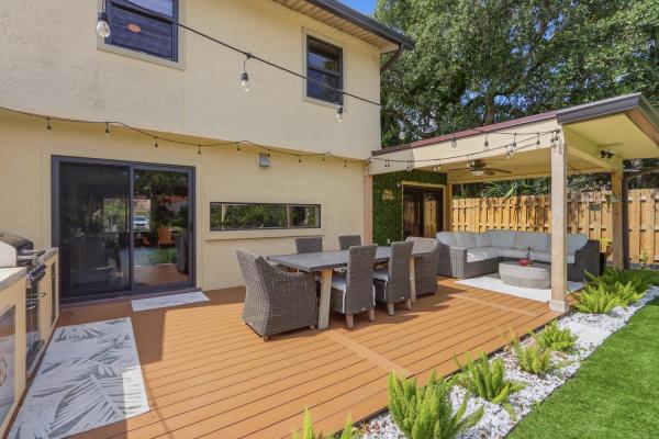 Town Oaks, 1001 Raintree Ln, Palm Beach Gardens, Florida 33410, image 1