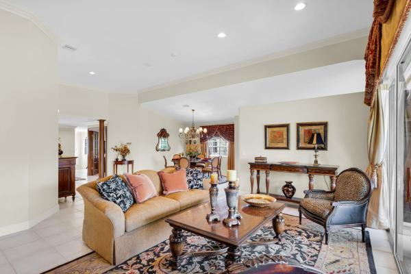222 Legendary Cir, Palm Beach Gardens, Florida 33418, image 2