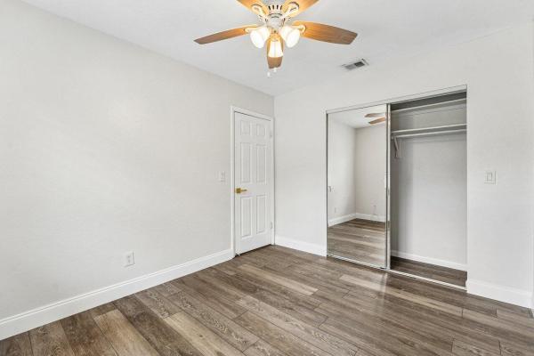 North Palm Beach No HOA, 2101 N Palm Cir, North Palm Beach, Florida 33408, image 2