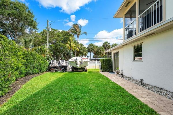 North Palm Beach No HOA, 2101 N Palm Cir, North Palm Beach, Florida 33408, image 1