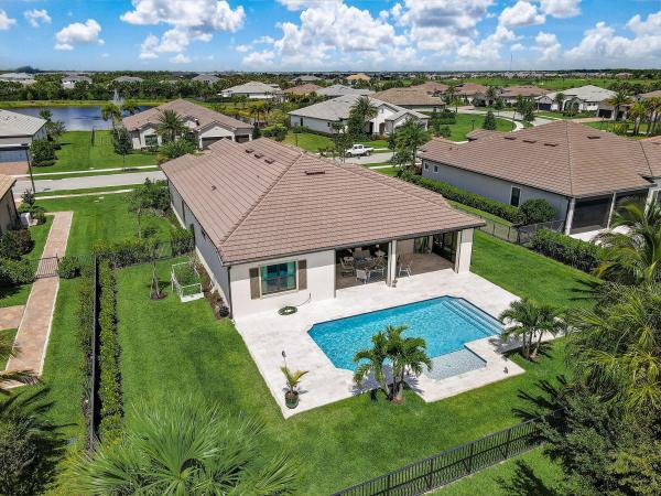 Ancient Tree, 9234 Balsamo Dr, Palm Beach Gardens, Florida 33412, image 2