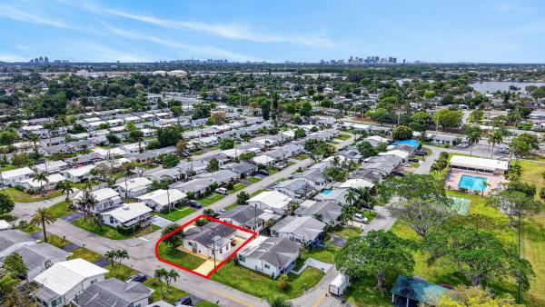 Tamarac Lakes, 4579 NW 17th Ter, Tamarac, Florida 33309, image 2