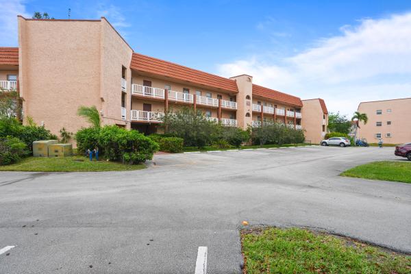 Sunrise Lakes 3, 2781 N Pine Island Rd #112, Sunrise, Florida 33322, image 2