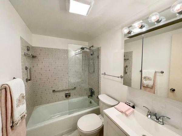 Murry Hills, 2880 Lake Osborne Dr #205, Lake Worth Beach, Florida 33461, image 2