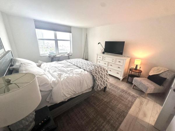 Venetian, 1 Las Olas Cir #1211, Fort Lauderdale, Florida 33316, image 2