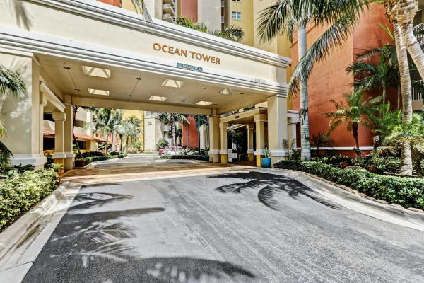 Marina Grande Club & Residences, 2640 Lake Shore Dr #2608, Riviera Beach, Florida 33404, image 2