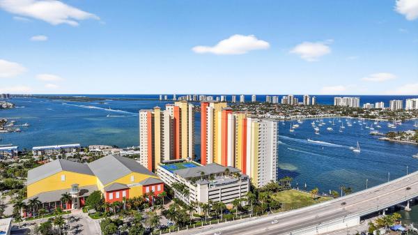 Marina Grande Club & Residences, 2640 Lake Shore Dr #2608, Riviera Beach, Florida 33404, image 3