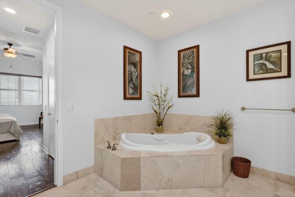 Marina Grande Club & Residences, 2640 Lake Shore Dr #2608, Riviera Beach, Florida 33404, image 2