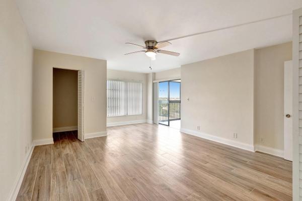 Huntington Lakes 1, 14460 Strathmore Ln #807, Delray Beach, Florida 33446, image 3