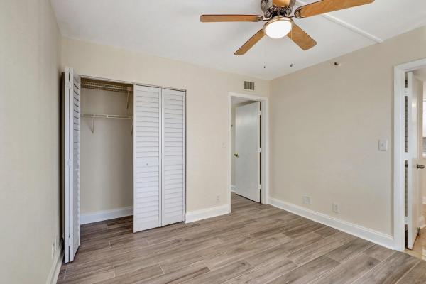Huntington Lakes 1, 14460 Strathmore Ln #807, Delray Beach, Florida 33446, image 2