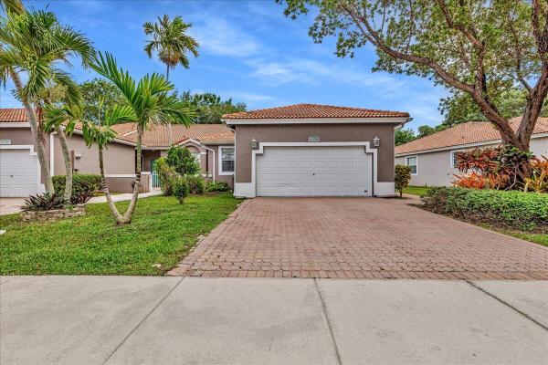 Regency Homes At Fairway Isles, 7600 S Aragon Blvd #3, Sunrise, Florida 33322, image 2