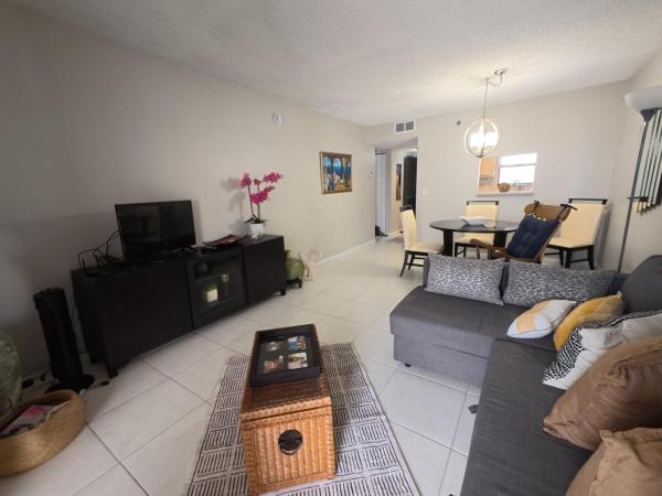 4640 W Lucerne Lakes Blvd #404, Lake Worth, Florida 33467, image 3