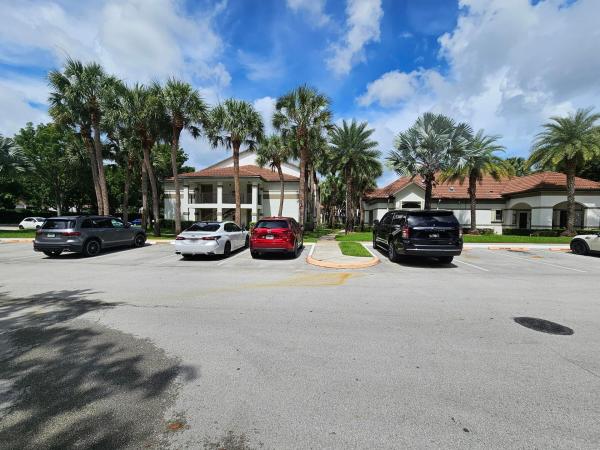 Hollywood Parc, 630 S Park Rd #21-3, Hollywood, Florida 33021, image 1