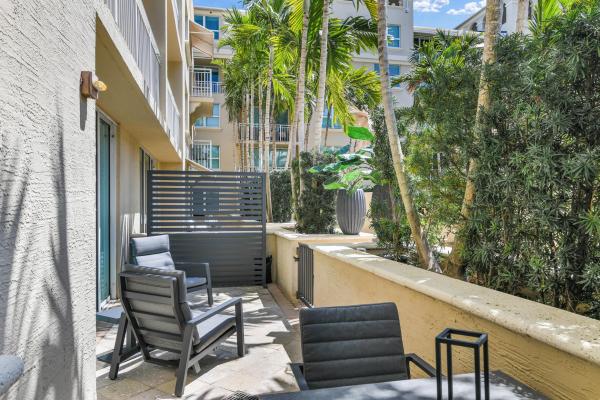 Palmetto Place, 99 SE Mizner Blvd #612, Boca Raton, Florida 33432, image 1