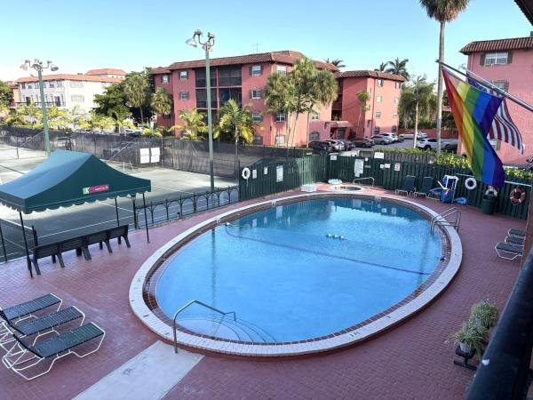 Tennis Club Davis, 670 Tennis Club Dr #303, Fort Lauderdale, Florida 33311, image 1