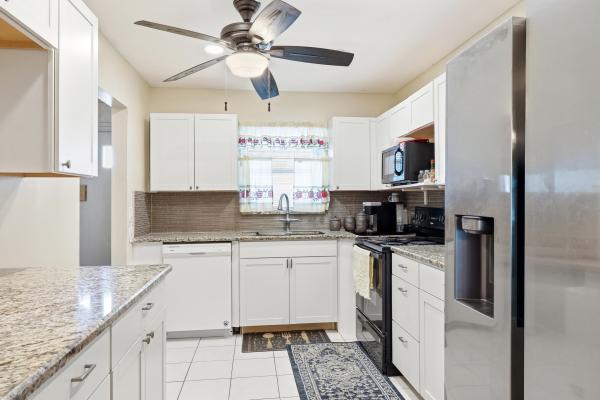 Fernley 3 At Cresthaven Townhomes, 5780 W Fernley Dr Dr #102, West Palm Beach, Florida 33415, image 2