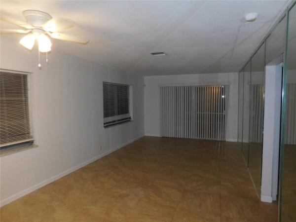 Crystal Lake 960, 960 Crystal Lake Dr #201, Deerfield Beach, Florida 33064, image 2
