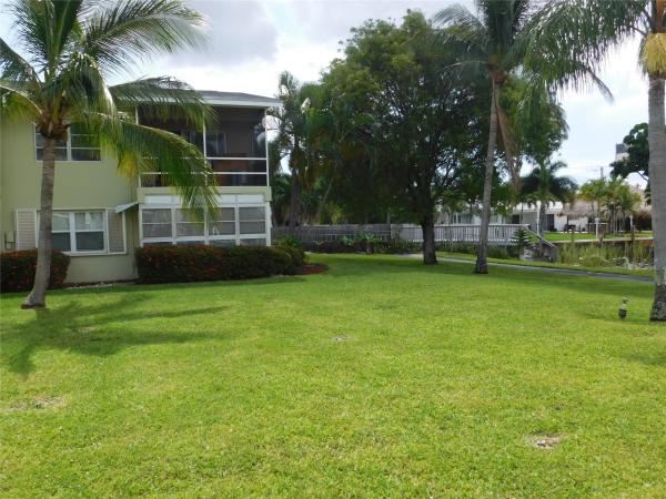 Crystal Lake 960, 960 Crystal Lake Dr #201, Deerfield Beach, Florida 33064, image 3