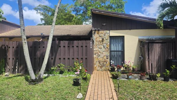 532 Briarwood Cir #2-48, Hollywood, Florida 33024, image 1