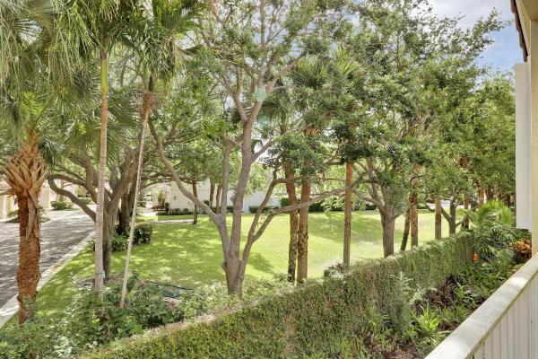 Tequesta Trace, 104 Lighthouse Cir #H, Tequesta, Florida 33469, image 2