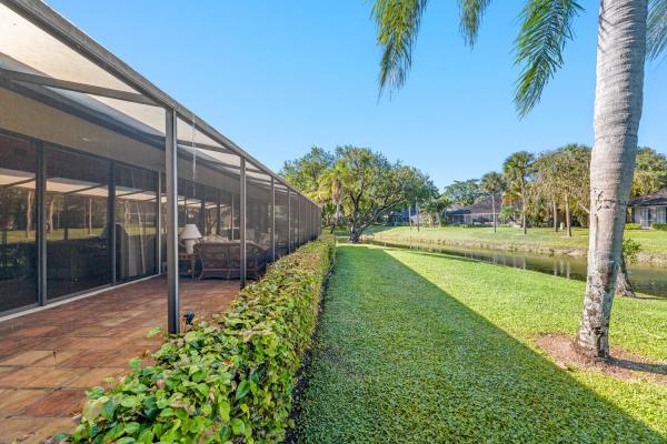 Pebblewood, 11868 Pebblewood Dr, Wellington, Florida 33414, image 2
