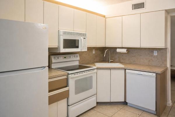 Diamond At Delray, 5910 Morningstar Cir #202, Delray Beach, Florida 33484, image 3