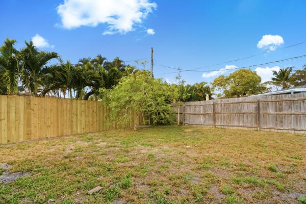 Shorewood, 1123 SE 2nd Ave, Deerfield Beach, Florida 33441, image 2