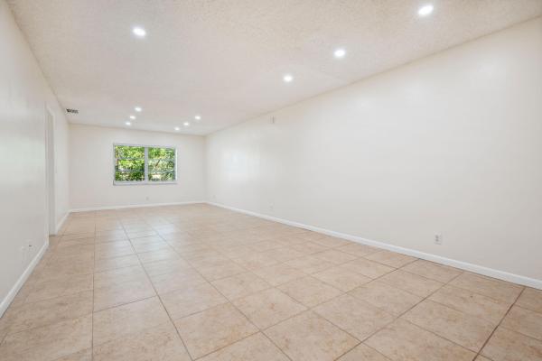 North Palm Beach Village, 308 Southwind Ct #6, North Palm Beach, Florida 33408, image 2