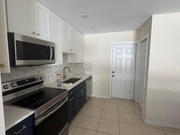 Juno Ridge, 1867 Windsor Dr #1869, North Palm Beach, Florida 33408, image 2